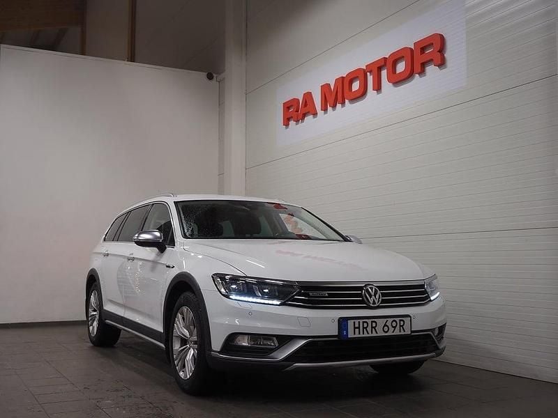 Vit Begagnad 2019 VW Passat Alltrack Kombi | 229 900 kr (Marknadspris) - Bild 1/3