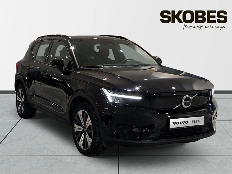 Begagnad Volvo XC40 Single Motor 175 kW (238 HK) 2023 Svart SUV