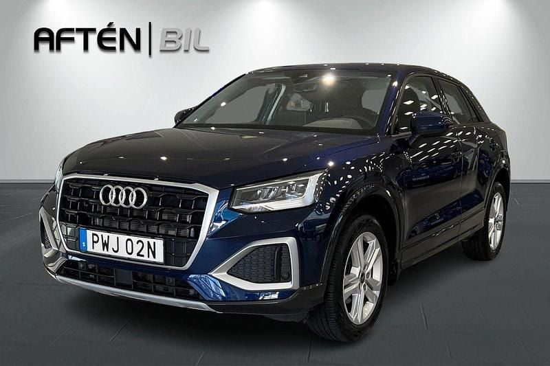 Blå Begagnad 2024 Audi Q2 Advanced SUV | 289 700 kr (Marknadspris) - Bild 1/3