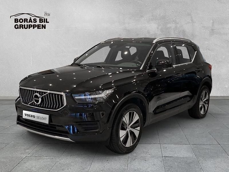 Svart Begagnad 2022 Volvo XC40 Inscription SUV | 299 000 kr (Marknadspris) - Bild 1/4