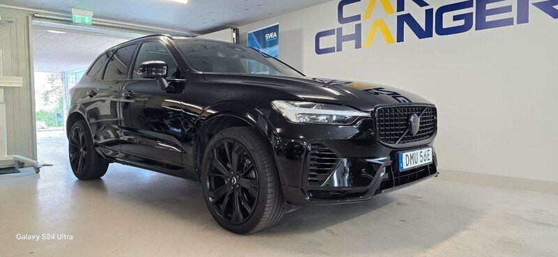 Svart Begagnad 2022 Volvo XC60 R-Design SUV | 479 900 kr (Lite dyr) - Bild 1/4