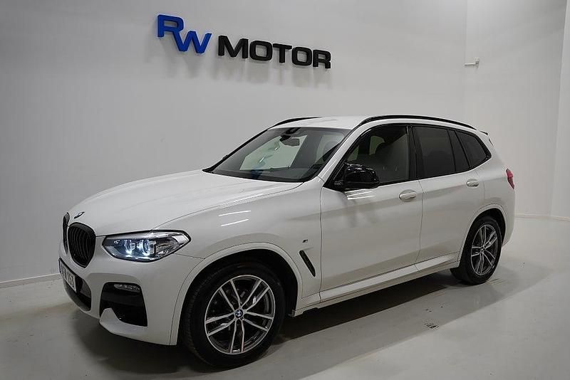 Vit Begagnad 2018 BMW X3 M Sport SUV | 329 700 kr (Marknadspris) - Bild 1/4