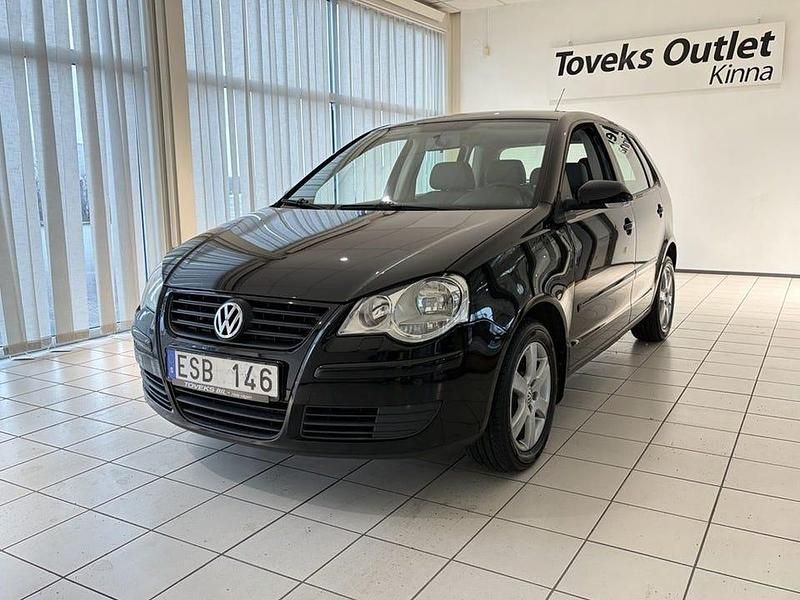 Svart Begagnad 2008 VW Polo Comfortline Halvkombi | 29 900 kr (Marknadspris) - Bild 1/4