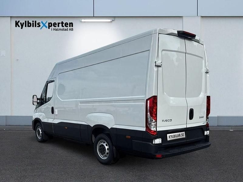 Ny Iveco Daily 136 HK (100 kW) 2025 Vit Van