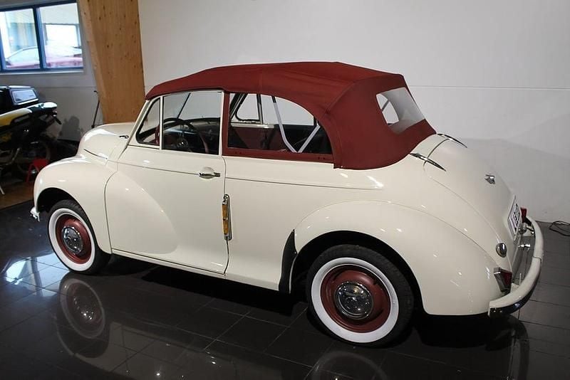 Begagnad Morris Minor 1950 Gräddvit Cab