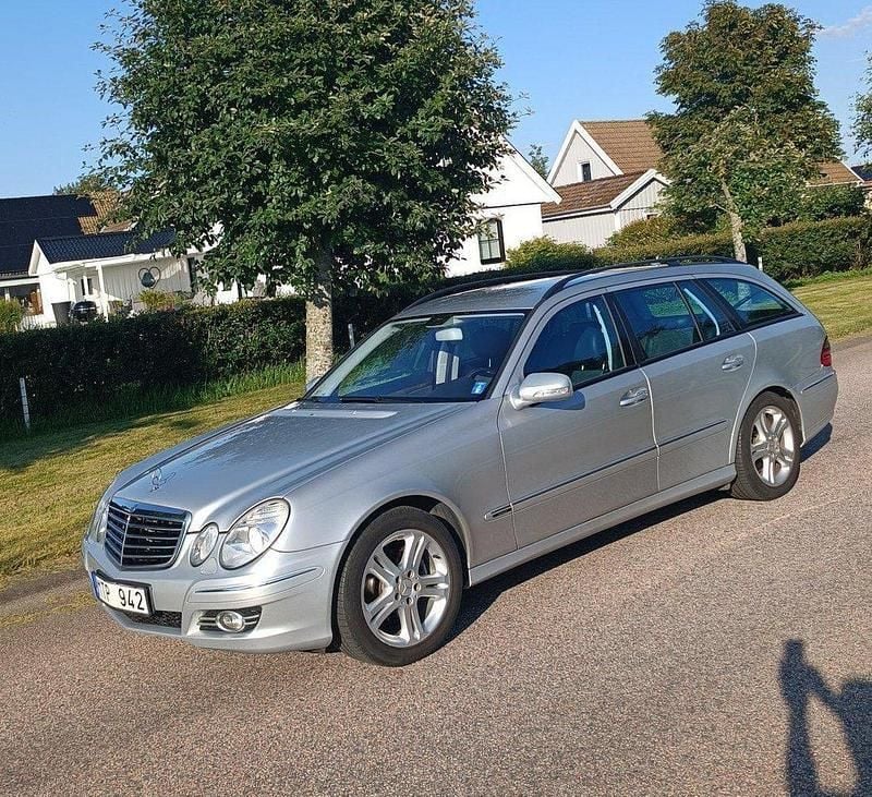Silver Begagnad 2007 Mercedes E200 Avantgarde Kombi | 62 000 kr (Marknadspris) - Bild 1/4
