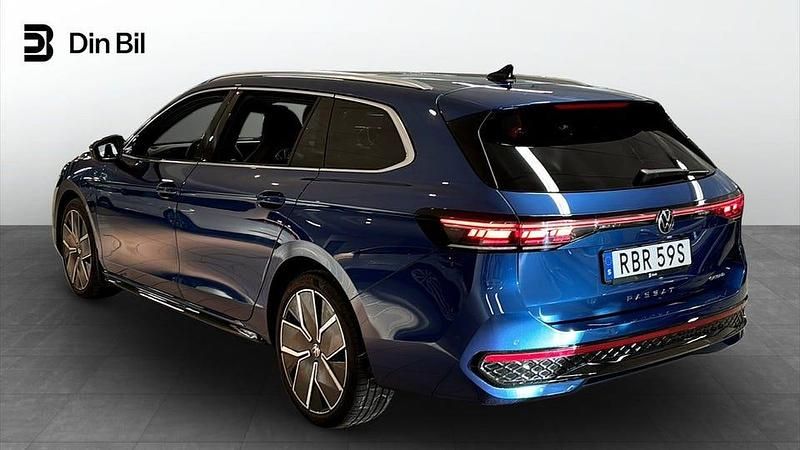 Begagnad VW Passat Edition 177 HK (130 kW) 2024 Blå Kombi
