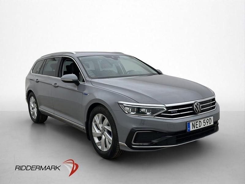 Begagnad VW Passat GTE 218 HK (160 kW) 2023 Grå Kombi