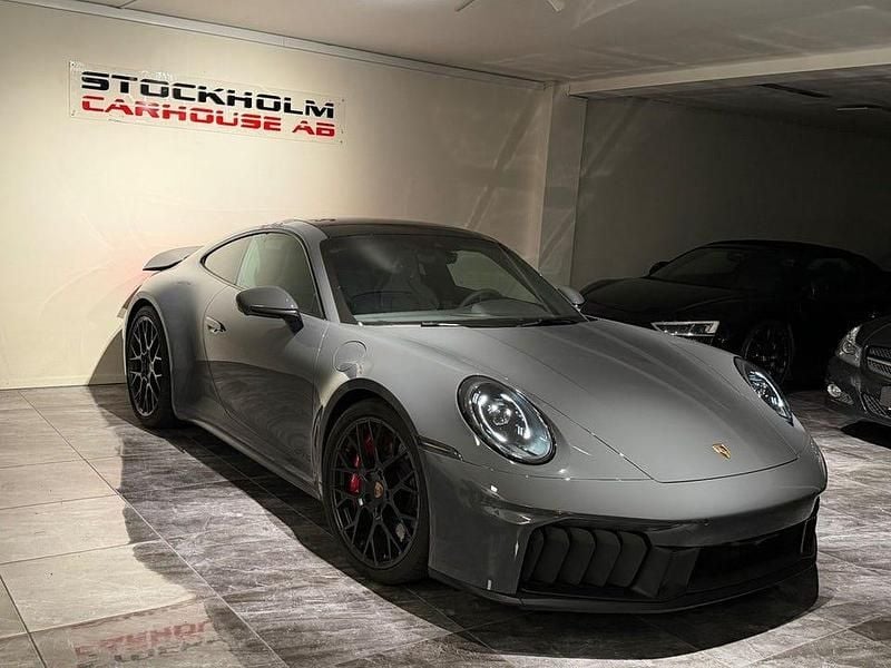 Ny Porsche 911 541 HK (397 kW) 2025 Grå Sportkupé