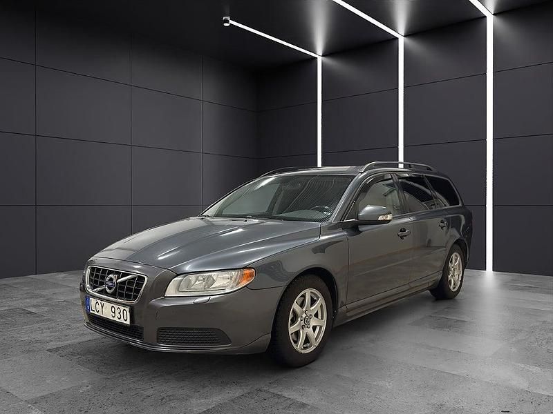 Grå Begagnad 2010 Volvo V70 Drive Kinetic Kombi | 59 900 kr (Marknadspris) - Bild 1/4