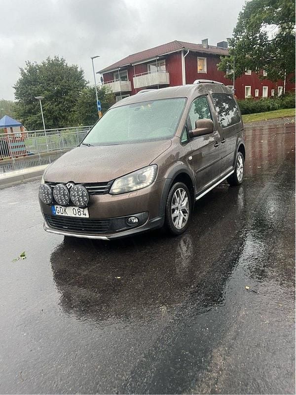 Brun Begagnad 2014 VW Caddy Minibuss | 62 900 kr (Marknadspris) - Bild 1/4