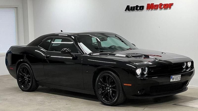 Svart Begagnad 2018 Dodge Challenger Sportkupé | 349 900 kr (Marknadspris) - Bild 1/3