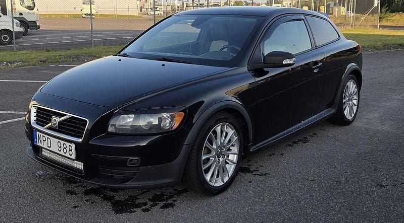 Svart Begagnad 2008 Volvo C30 Kinetic Halvkombi | 29 995 kr (Bra pris) - Bild 1/4