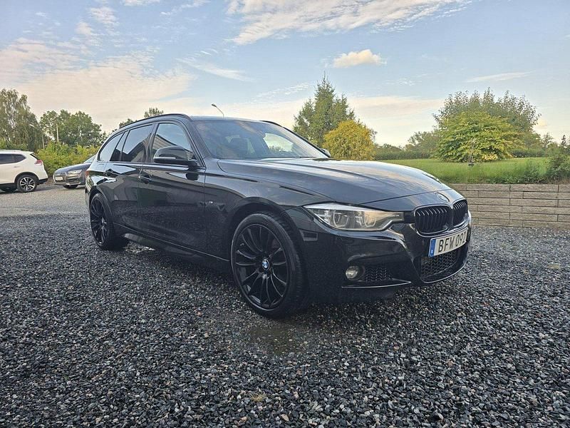 Svart Begagnad 2017 BMW 320 M Sport Kombi | 199 000 kr (Marknadspris) - Bild 1/4