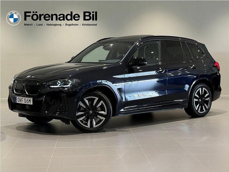 Svart Begagnad 2024 BMW iX3 M Sport SUV | 599 000 kr (Superpris) - Bild 1/4