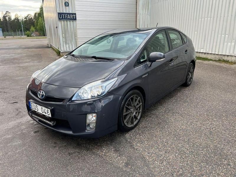 Mörkgrå Begagnad 2009 Toyota Prius Halvkombi | 79 900 kr (Marknadspris) - Bild 1/4