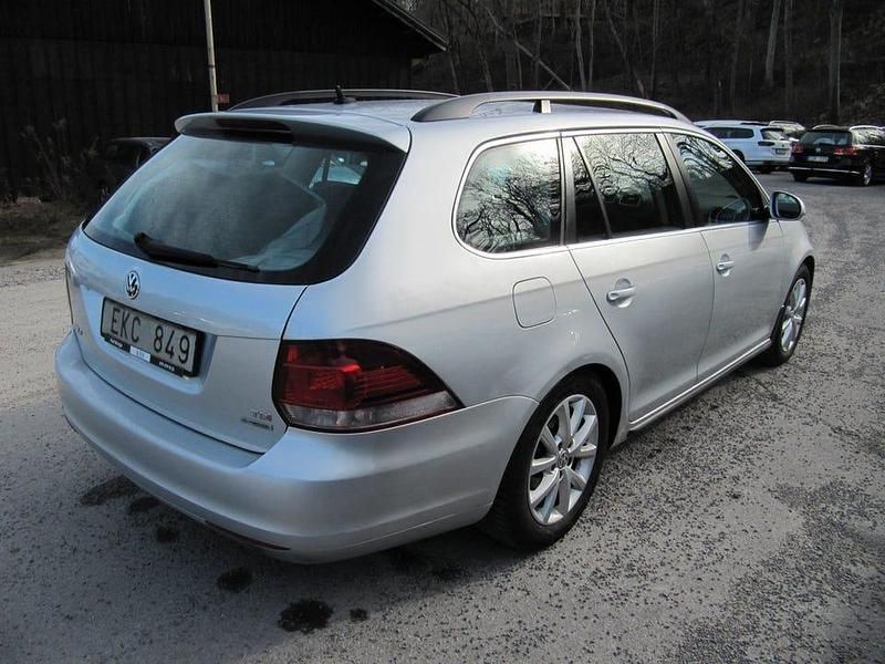 Begagnad VW Golf VII 105 HK (77 kW) 2011 Silver Kombi