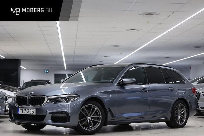 Blå Begagnad 2018 BMW 520 M Sport Kombi | 339 900 kr (Dyr) - Bild 1/2