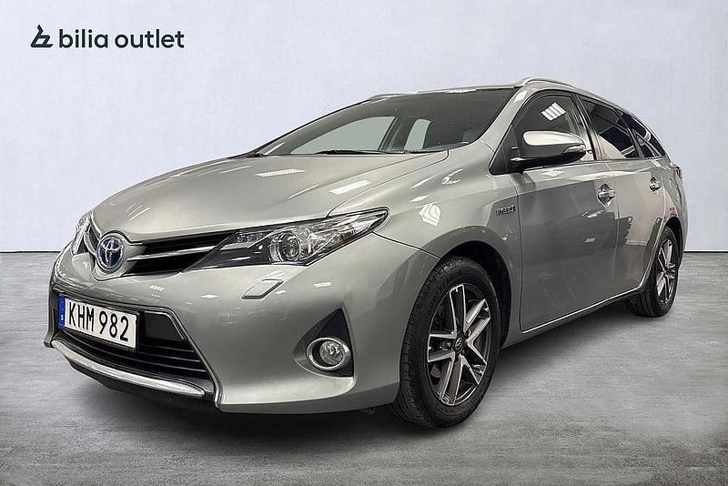 Begagnad Toyota Auris Touring Sports Edition 136 HK (100 kW) 2015 Ljusgrå Kombi