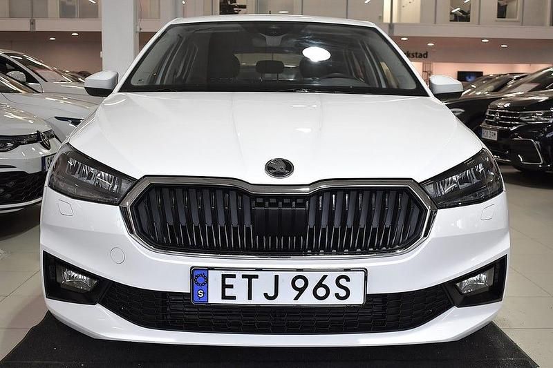 Begagnad Skoda Fabia Style 110 HK (80 kW) 2022 Vit Halvkombi