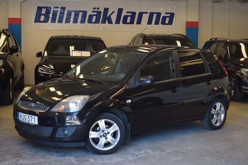 Svart Begagnad 2007 Ford Fiesta S Halvkombi | 34 900 kr (Lite dyr) - Bild 1/4