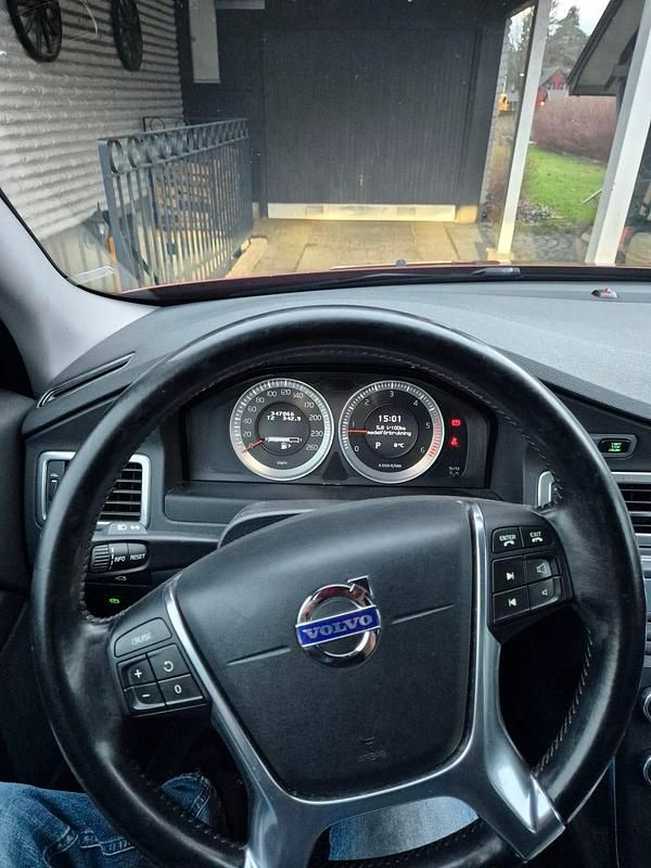 Begagnad 2011 Volvo V70 Kombi | 50 000 kr (Superpris) - Bild 1/3