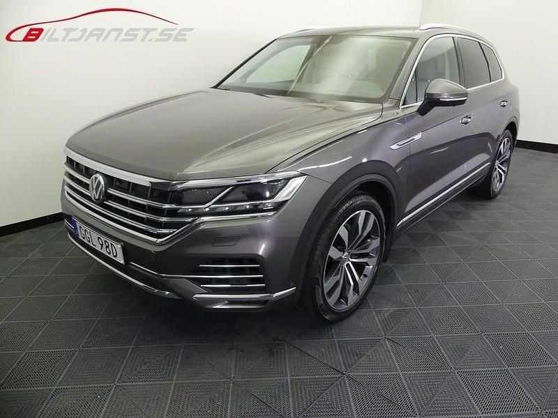 Grå Begagnad 2019 VW Touareg SE SUV | 449 900 kr (Bra pris) - Bild 1/4
