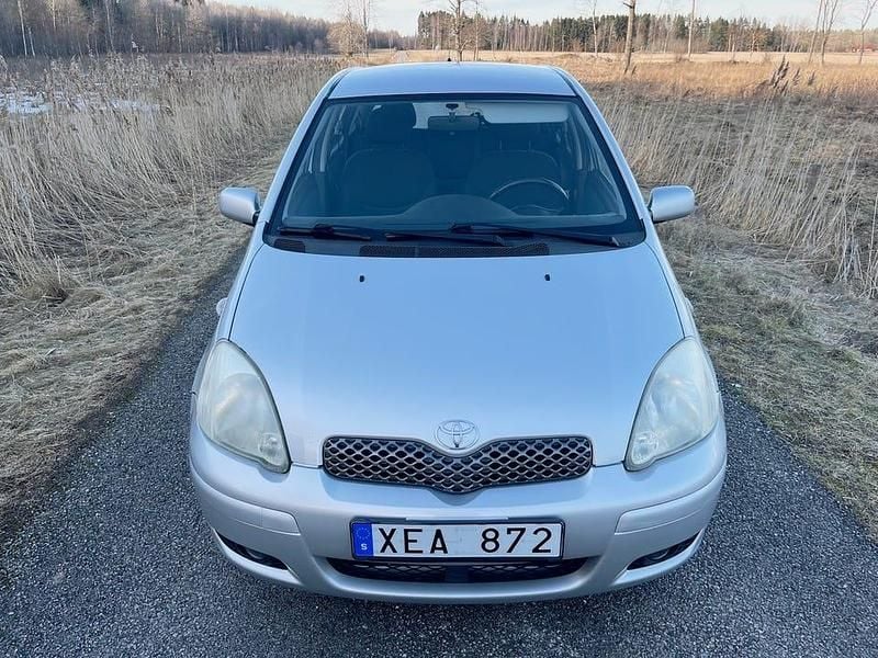 Begagnad Toyota Yaris 65 HK (47 kW) 2005