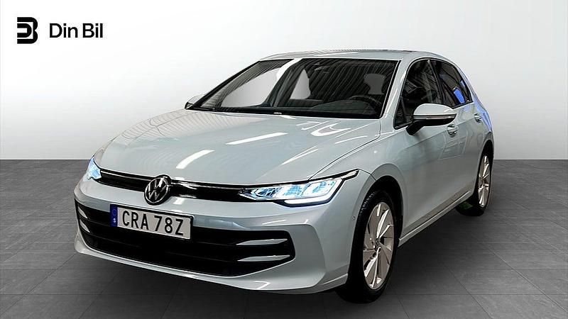Blå Begagnad 2025 VW Golf VIII Edition Halvkombi | 289 900 kr (Bra pris) - Bild 1/4