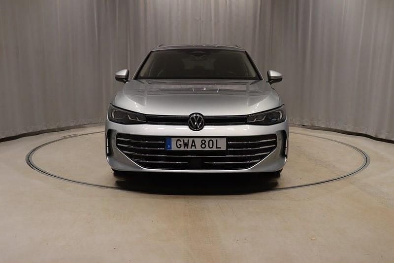 Begagnad VW Passat 150 HK (110 kW) 2025 Silver Kombi