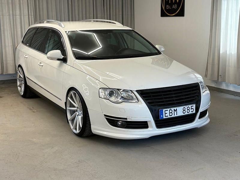 Vit Begagnad 2007 VW Passat Highline Kombi | 29 900 kr - Bild 1/4
