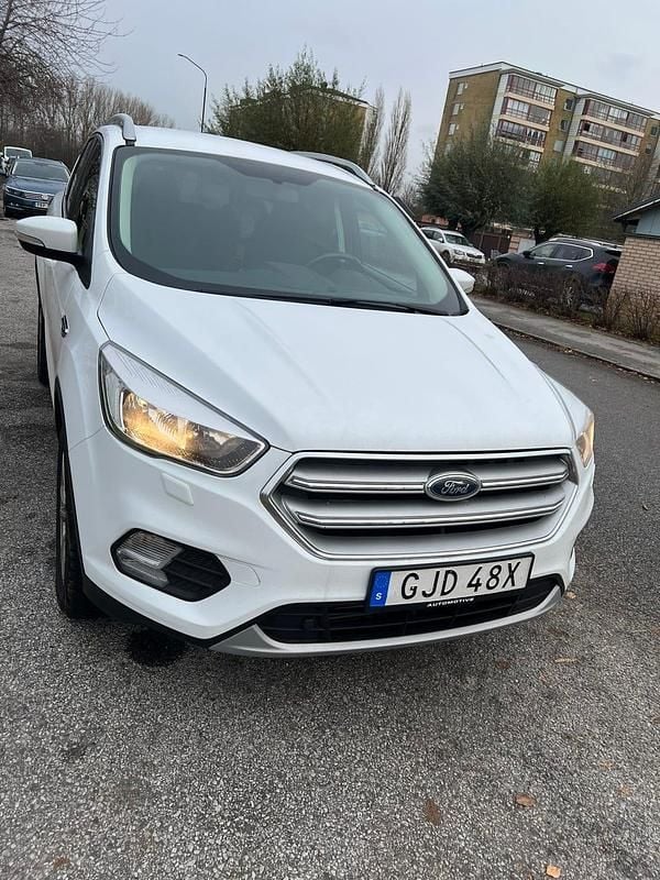 Begagnad 2019 Ford Kuga SUV | 159 000 kr (Superpris) - Bild 1/4