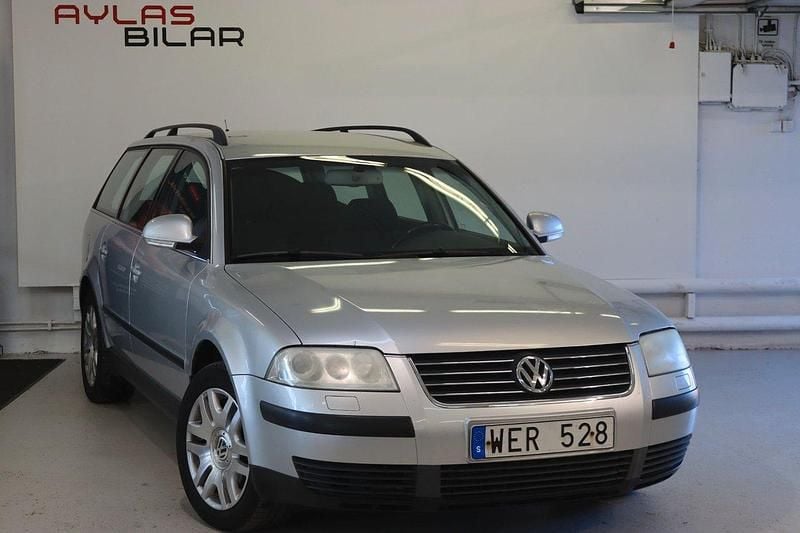 Silver Begagnad 2004 VW Passat Trendline Kombi | 39 900 kr (Dyr) - Bild 1/4