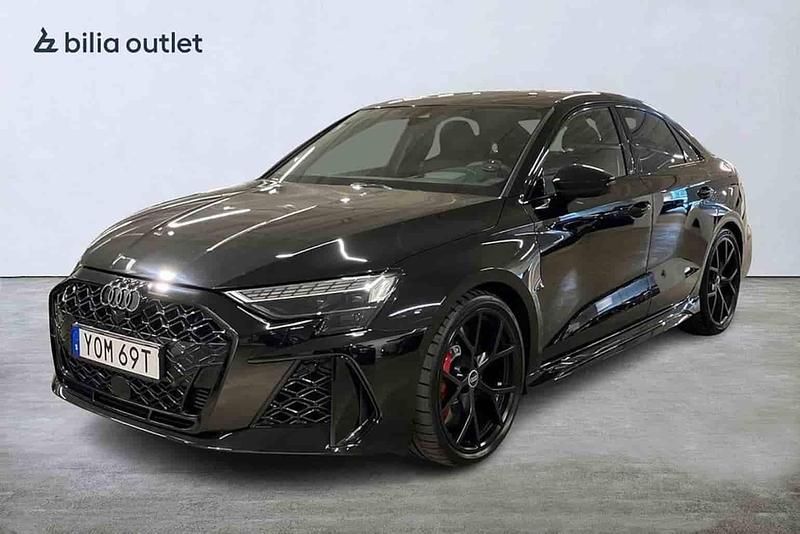 Svart Begagnad 2025 Audi RS3 Halvkombi | 719 900 kr - Bild 1/1
