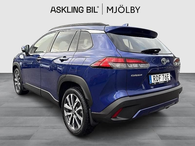 Begagnad Toyota Corolla Cross Style 197 HK (144 kW) 2022 Mörkblå SUV