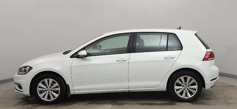 Vit Begagnad 2018 VW Golf VII Halvkombi | 120 000 kr (Dyr) - Bild 1/4