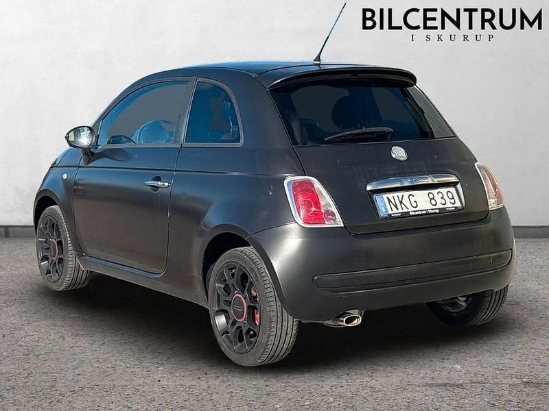 Begagnad Fiat 500 101 HK (74 kW) 2011 Svart (svart metallic) Halvkombi