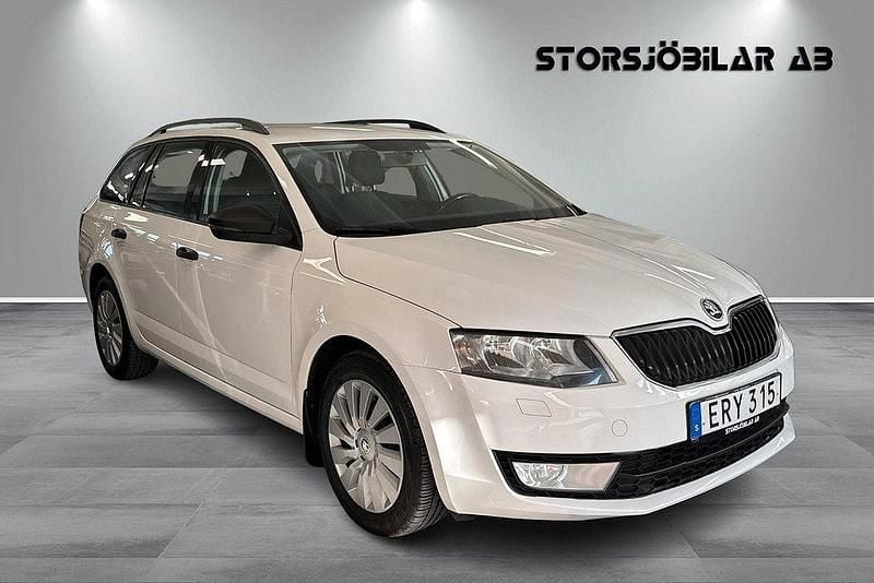 Vit Begagnad 2016 Skoda Octavia Kombi | 117 000 kr (Marknadspris) - Bild 1/4