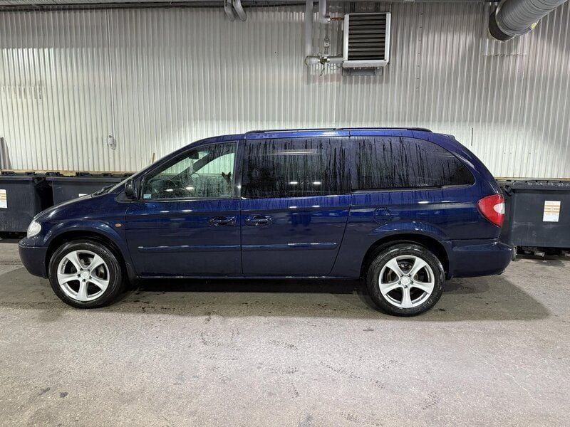 Blå Begagnad 2007 Chrysler Grand Voyager Minibuss | 38 000 kr (Lite dyr) - Bild 1/4