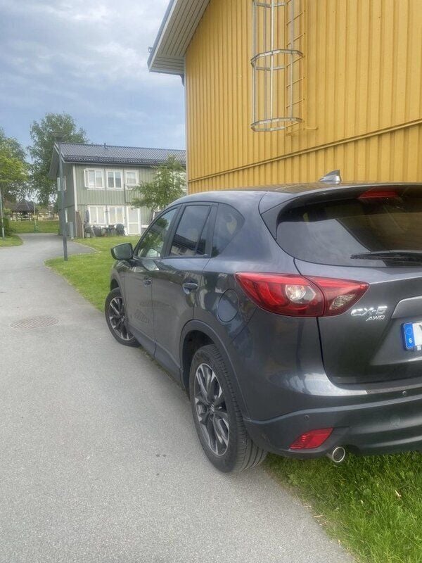 Grå Begagnad 2016 Mazda CX-5 SUV | 160 000 kr (Marknadspris) - Bild 1/3