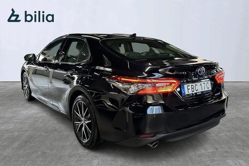 Begagnad Toyota Camry Hybrid Executive 220 HK (161 kW) 2022 Svart Sedan