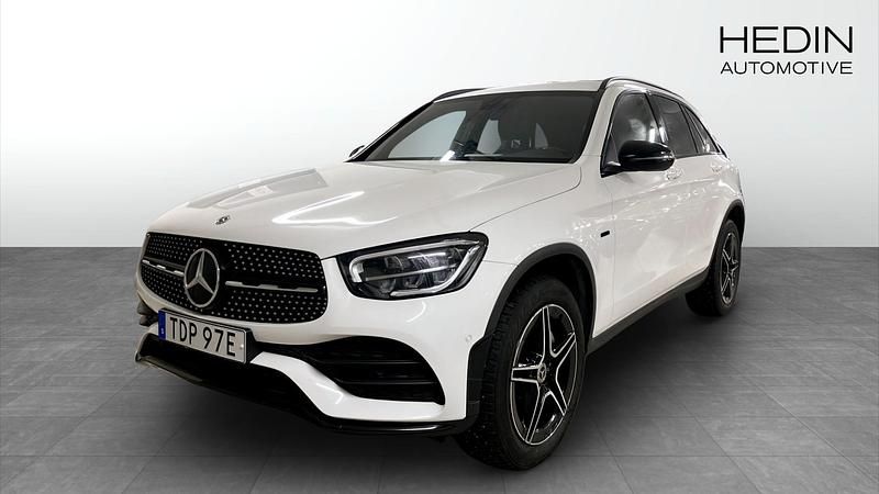Begagnad 2021 Mercedes GLC300e AMG SUV | 399 900 kr (Marknadspris) - Bild 1/4