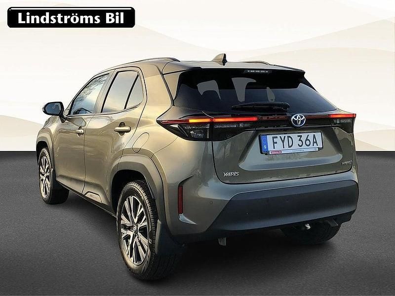 Begagnad Toyota Yaris Cross Edition 92 HK (67 kW) 2023 Grön SUV