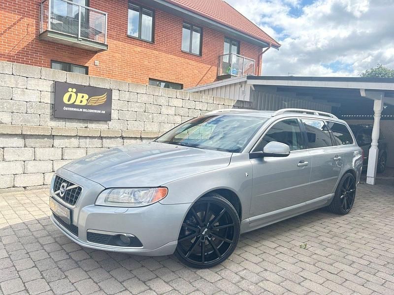 Silver Begagnad 2012 Volvo V70 Momentum Kombi | 79 000 kr (Marknadspris) - Bild 1/4