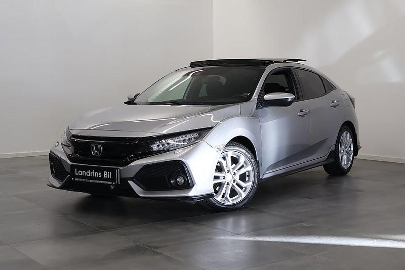 Silver Begagnad 2018 Honda Civic Halvkombi | 204 900 kr (Marknadspris) - Bild 1/4