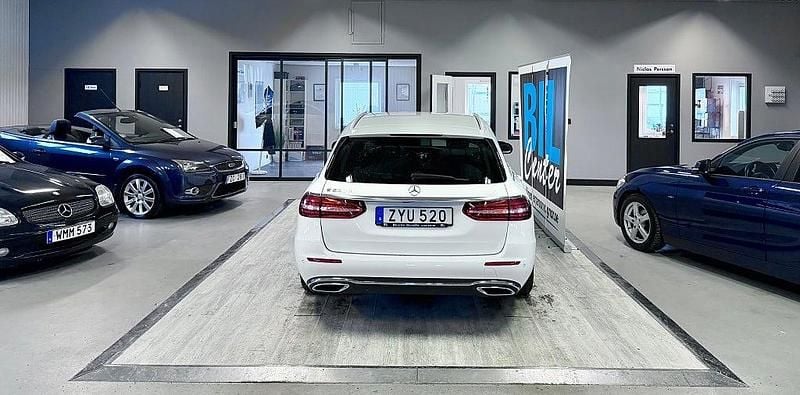 Begagnad Mercedes E220 Avantgarde 194 HK (142 kW) 2021 Vit Kombi