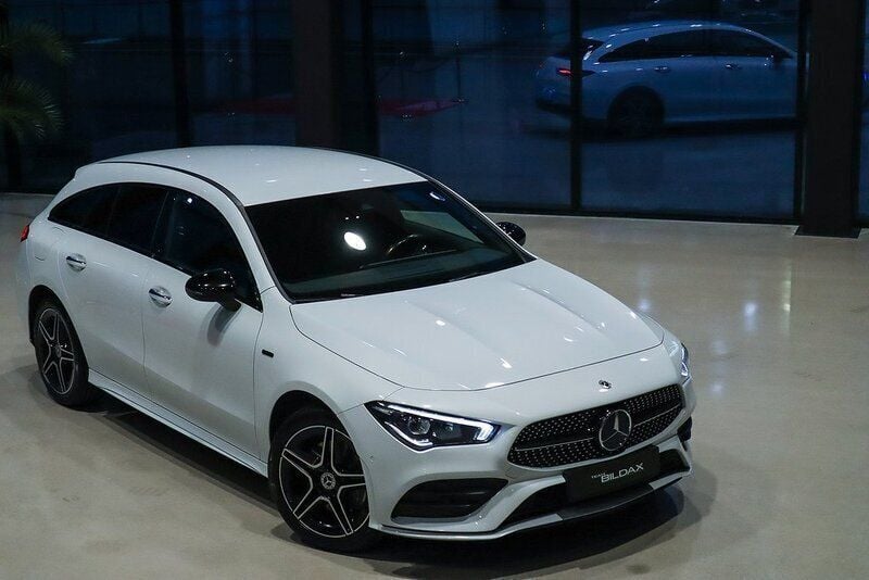 Vit Begagnad 2021 Mercedes CLA250e Premium Sedan | 258 000 kr (Superpris) - Bild 1/4