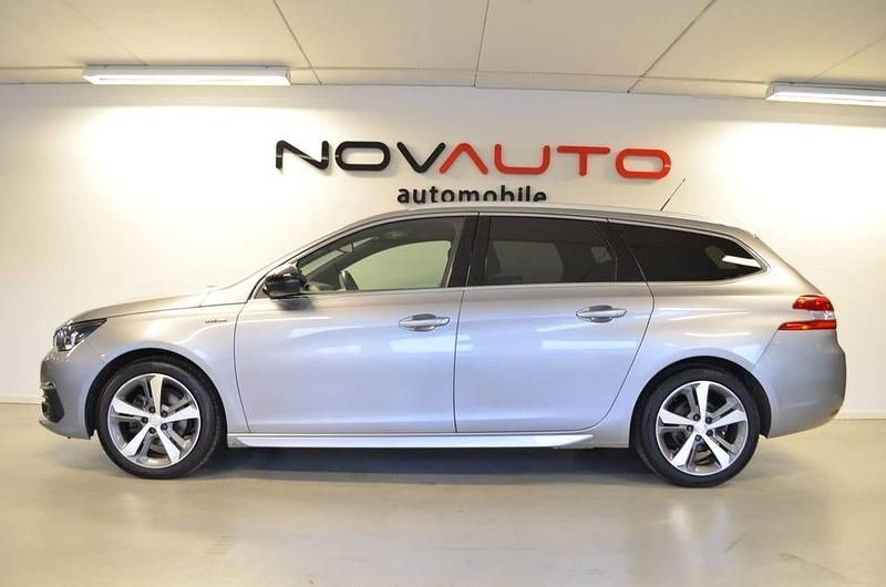 Begagnad Peugeot 308 GT-line 131 HK (96 kW) 2017 Grå artense metallic Kombi