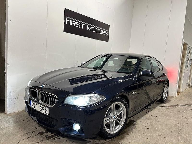 Svart Begagnad 2013 BMW 520 M Sport Sedan | 155 990 kr (Lite dyr) - Bild 1/4