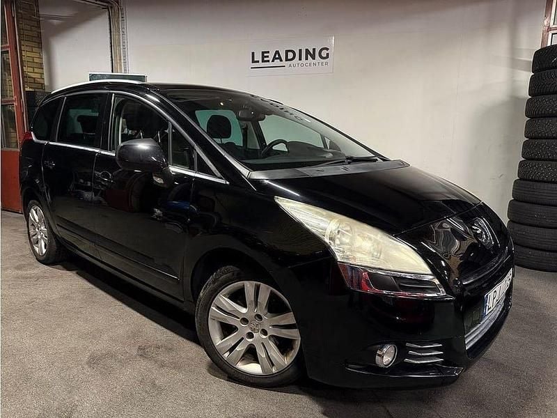 Svart Begagnad 2011 Peugeot 5008 Allure Minibuss | 49 900 kr - Bild 1/4